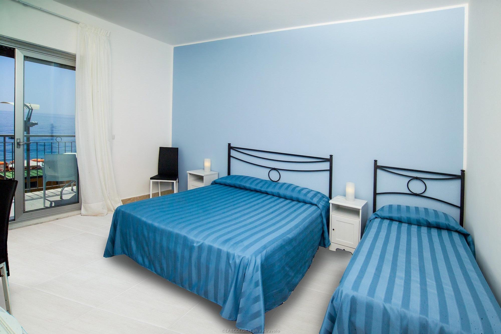 Maniel Beach Hotel Letojanni Eksteriør billede