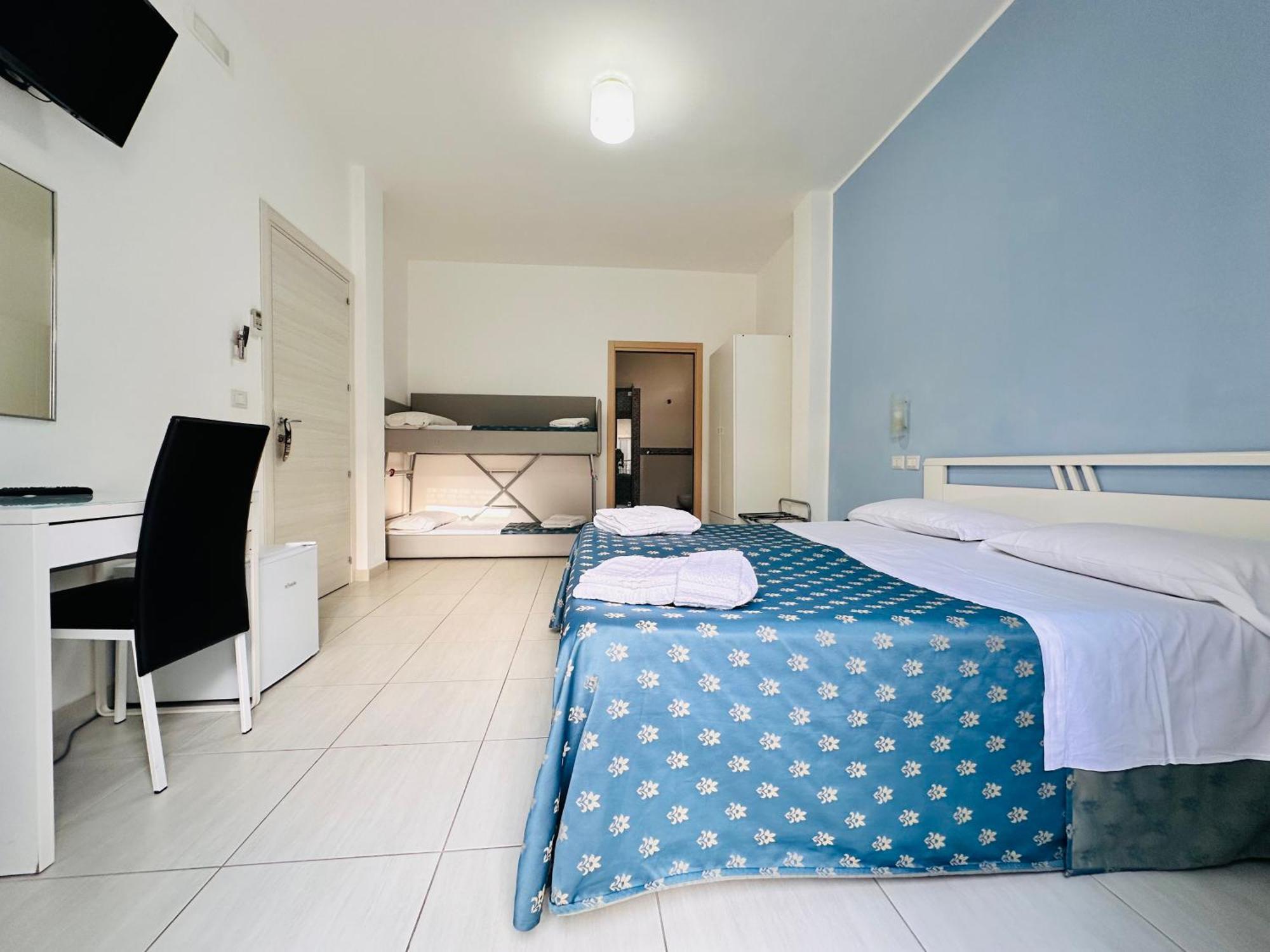 Maniel Beach Hotel Letojanni Eksteriør billede