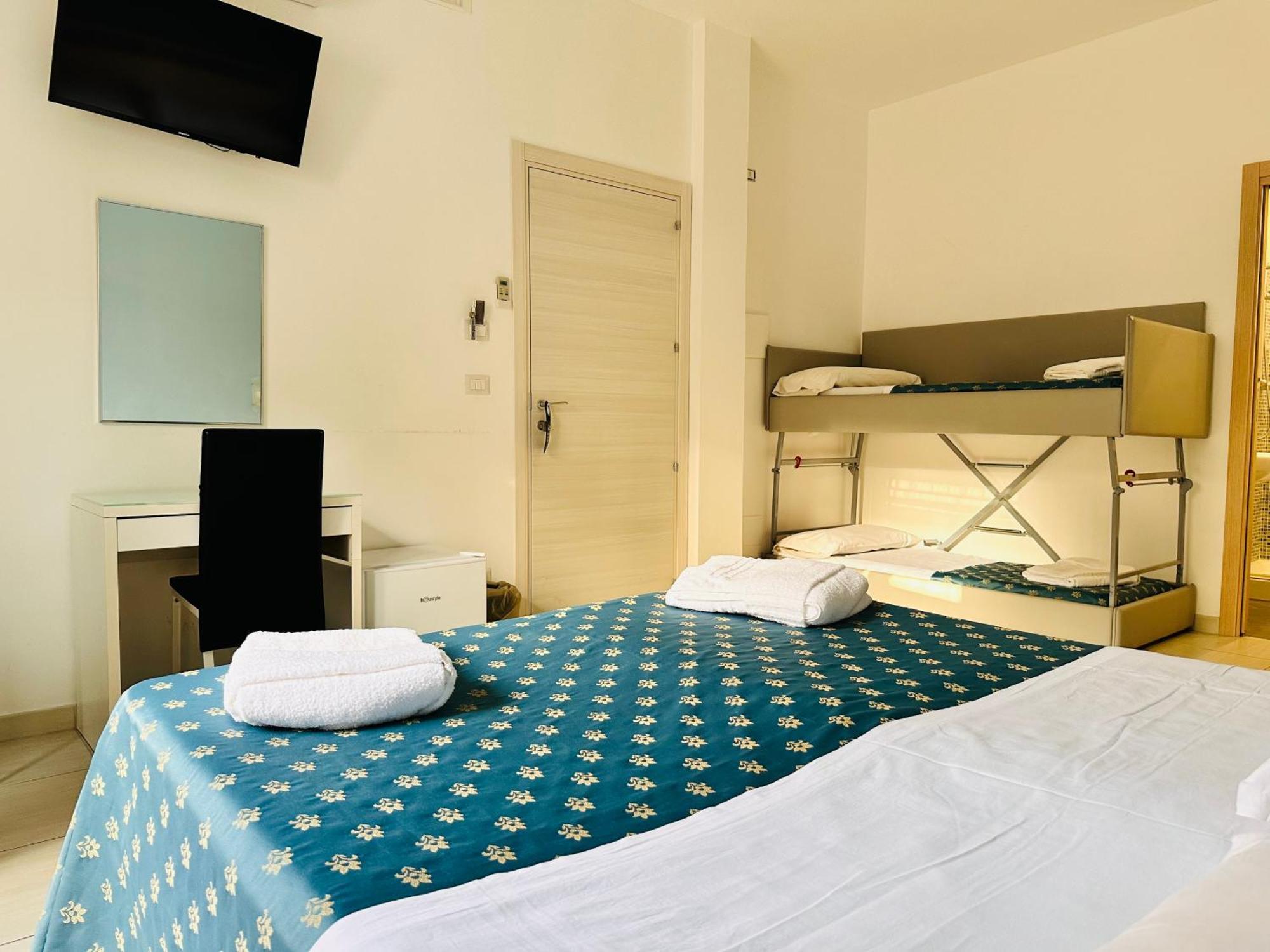Maniel Beach Hotel Letojanni Eksteriør billede