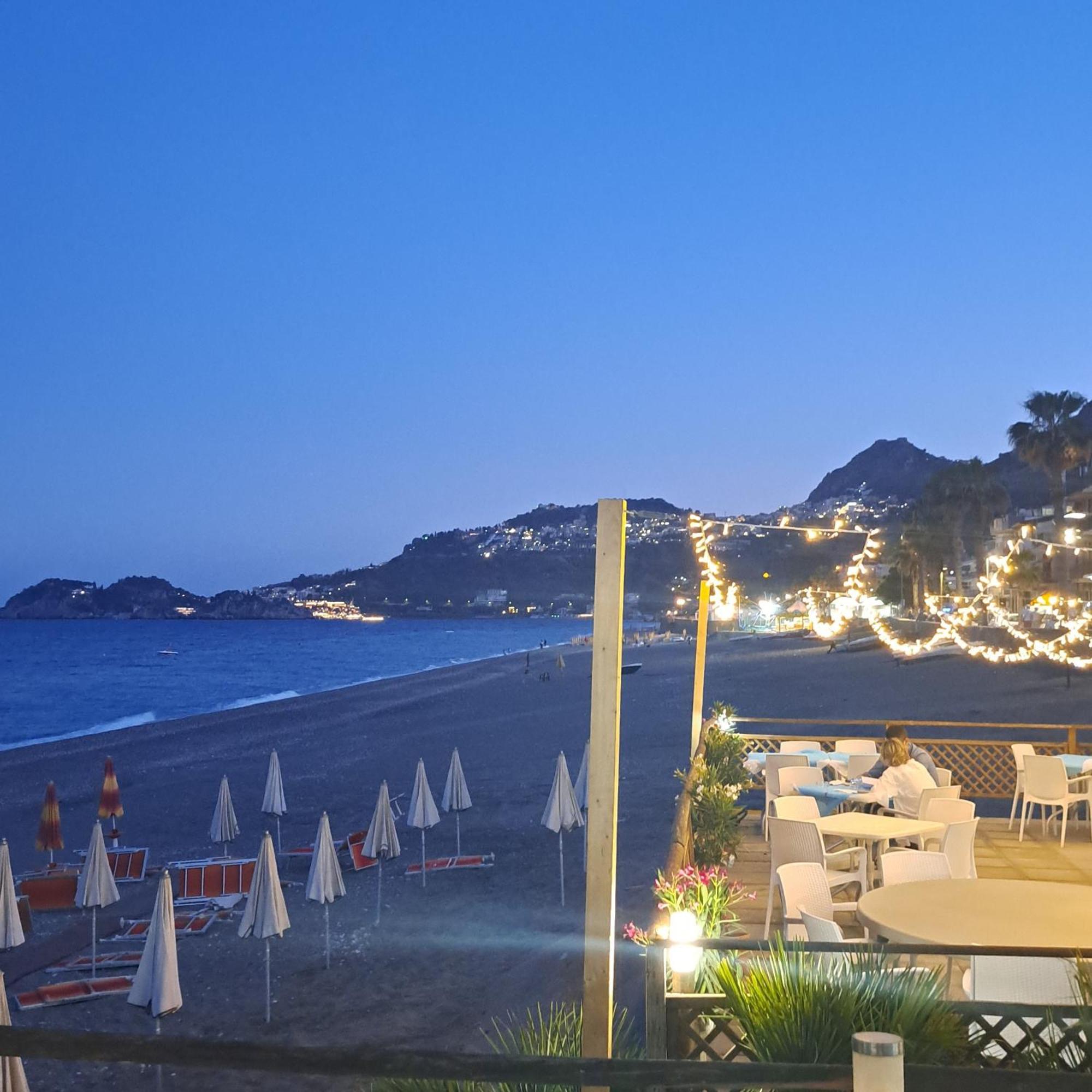 Maniel Beach Hotel Letojanni Eksteriør billede