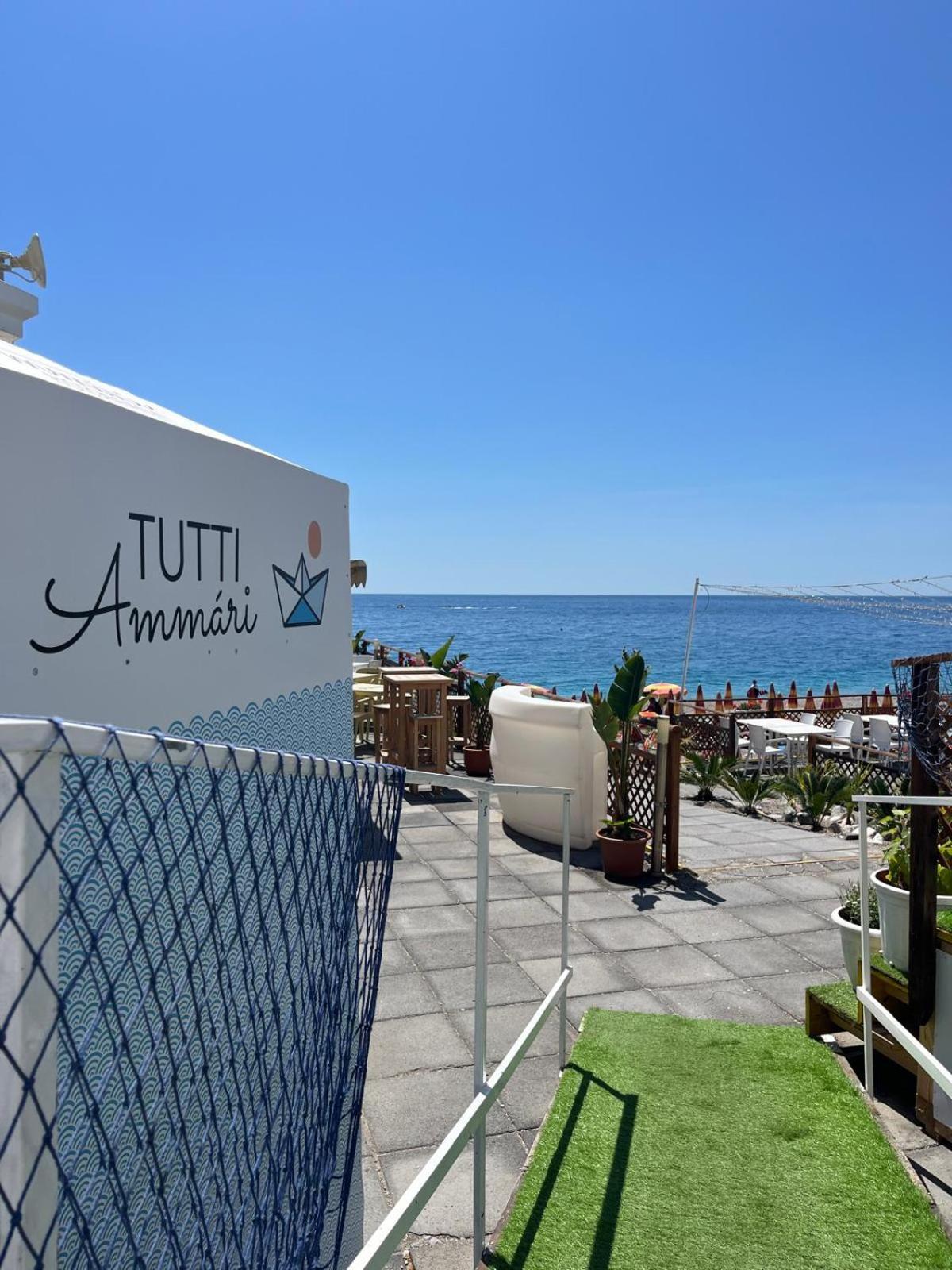 Maniel Beach Hotel Letojanni Eksteriør billede